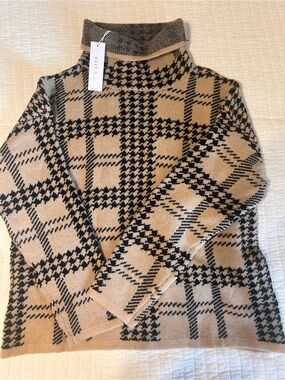 Gilli Beige and Black Plaid Turtleneck Sweater
